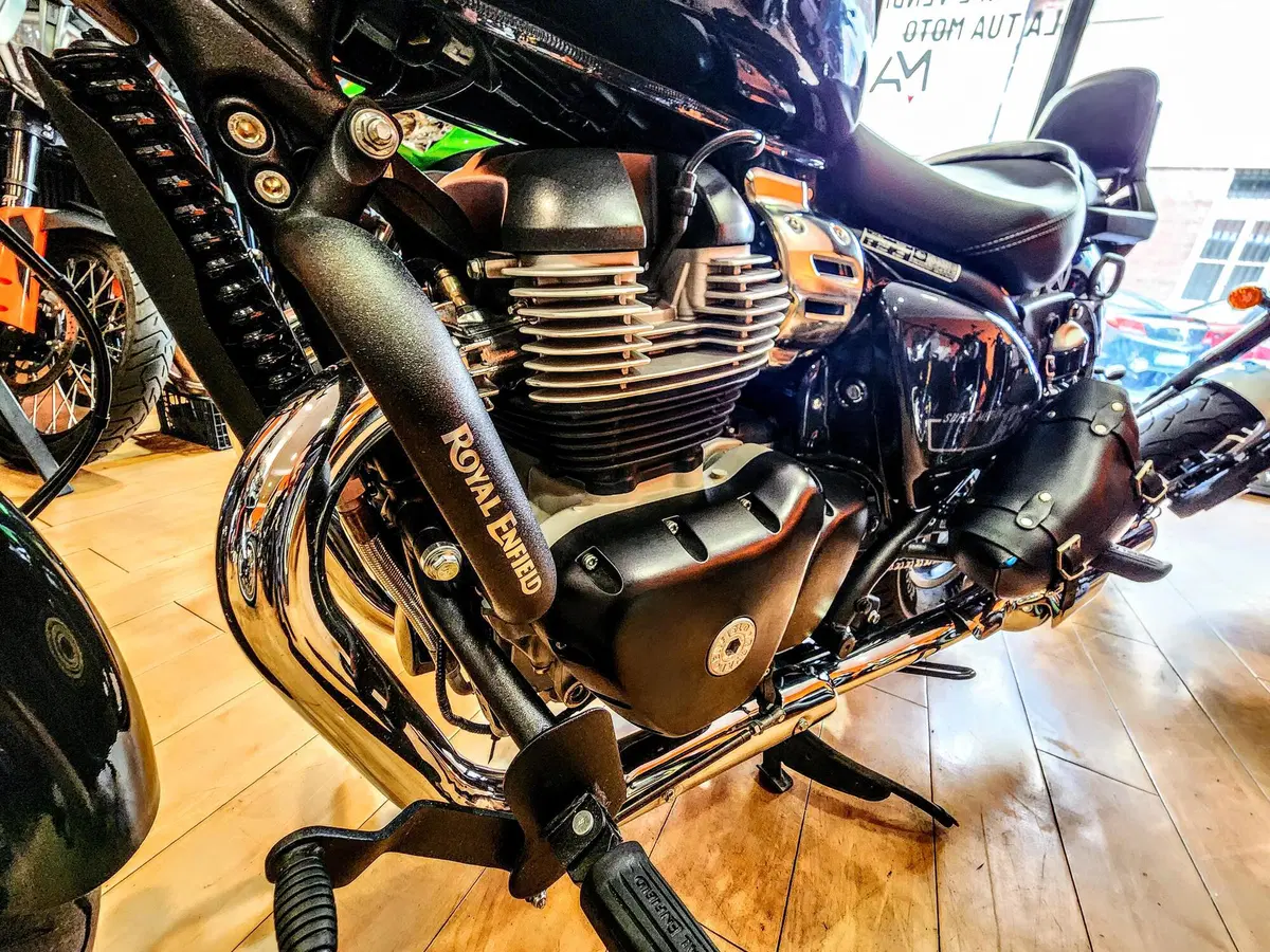 Royal Enfield Super Meteor 650 (2023 - 26) (14)