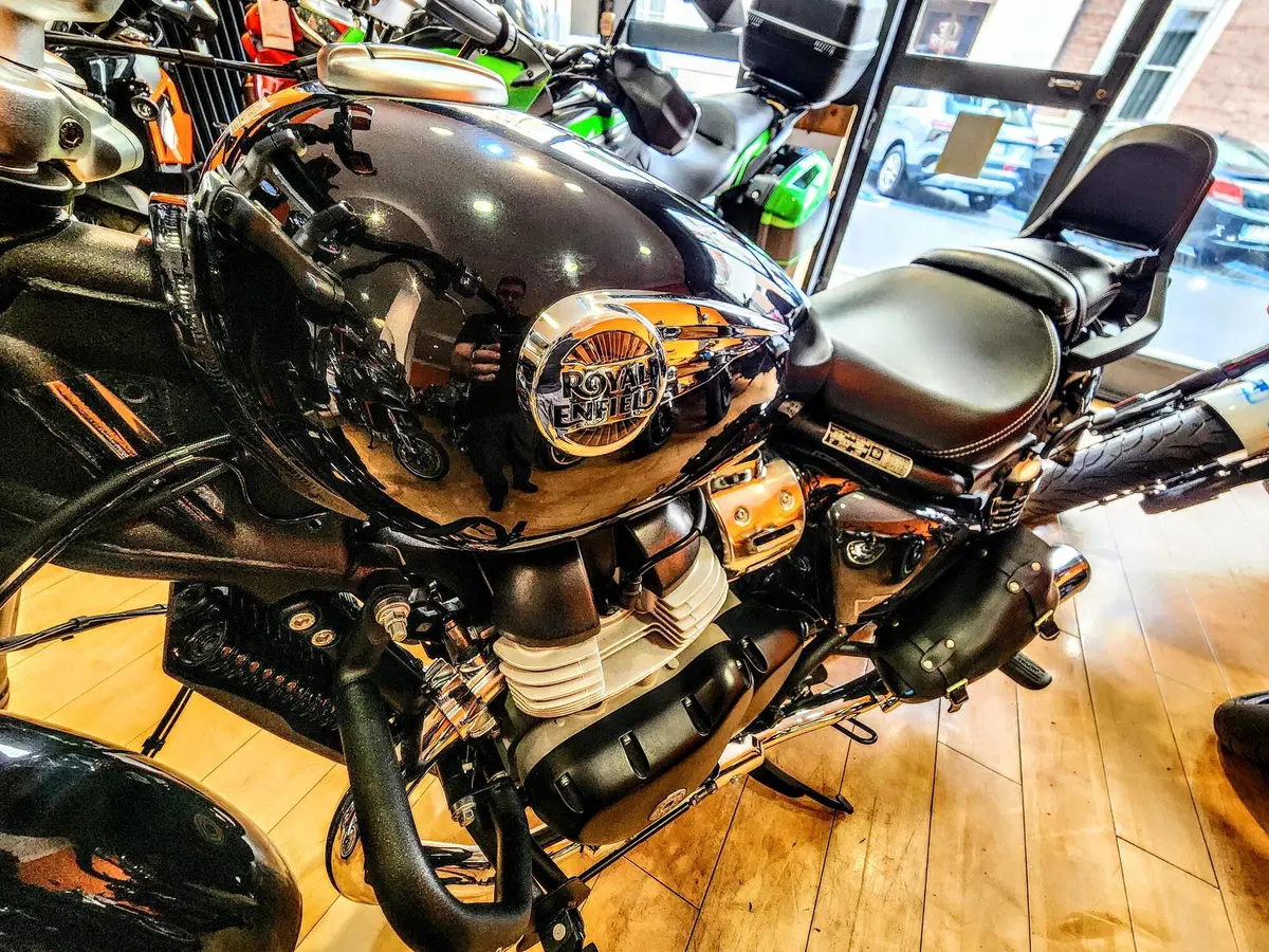 Royal Enfield Super Meteor 650 (2023 - 26) (15)