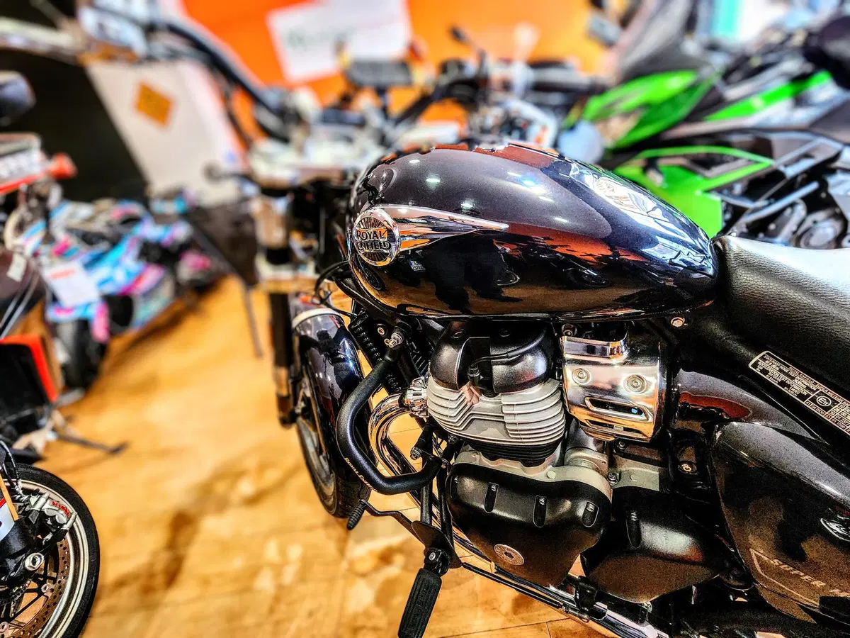 Royal Enfield Super Meteor 650 (2023 - 26) (19)