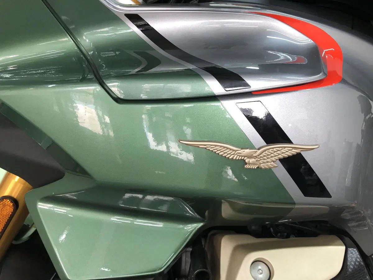 Moto Guzzi V100 Mandello S (2022 - 24) (3)