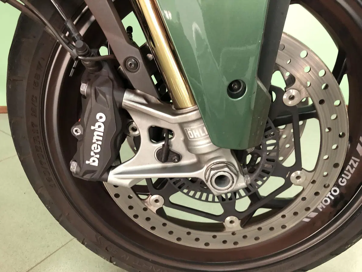 Moto Guzzi V100 Mandello S (2022 - 24) (14)