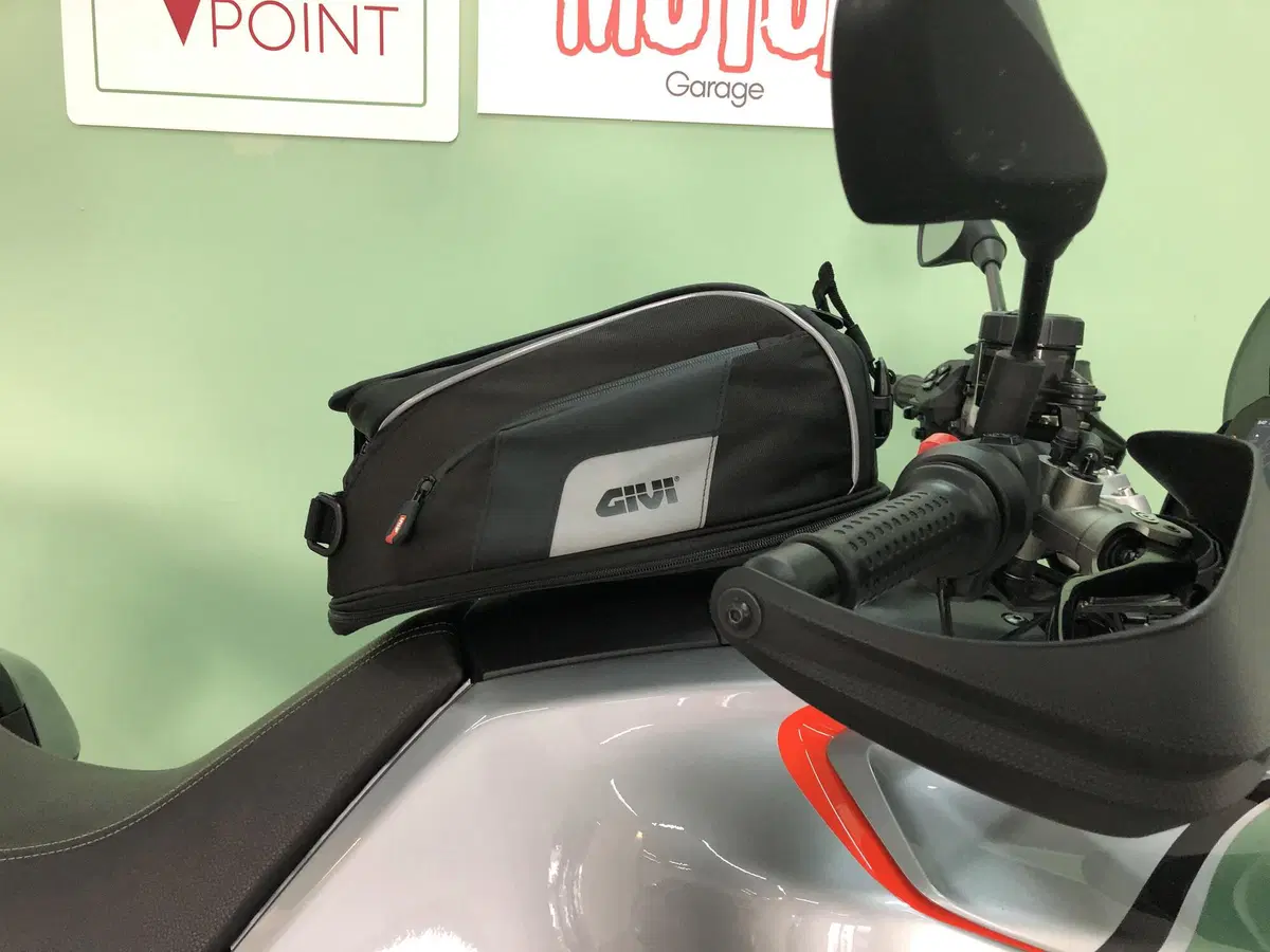Moto Guzzi V100 Mandello S (2022 - 24) (16)