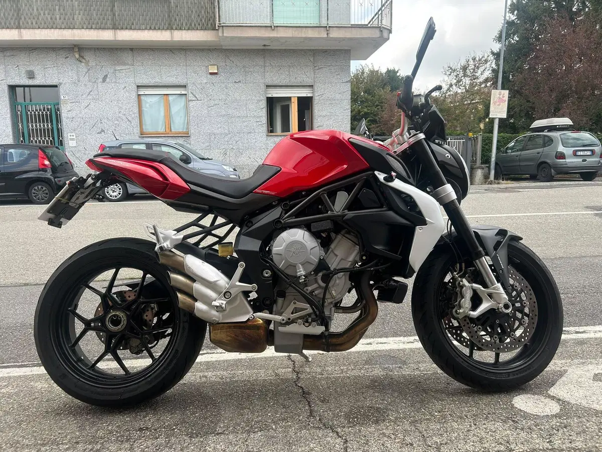 MV Agusta Brutale 675 EAS ABS (2011 - 16) (2)