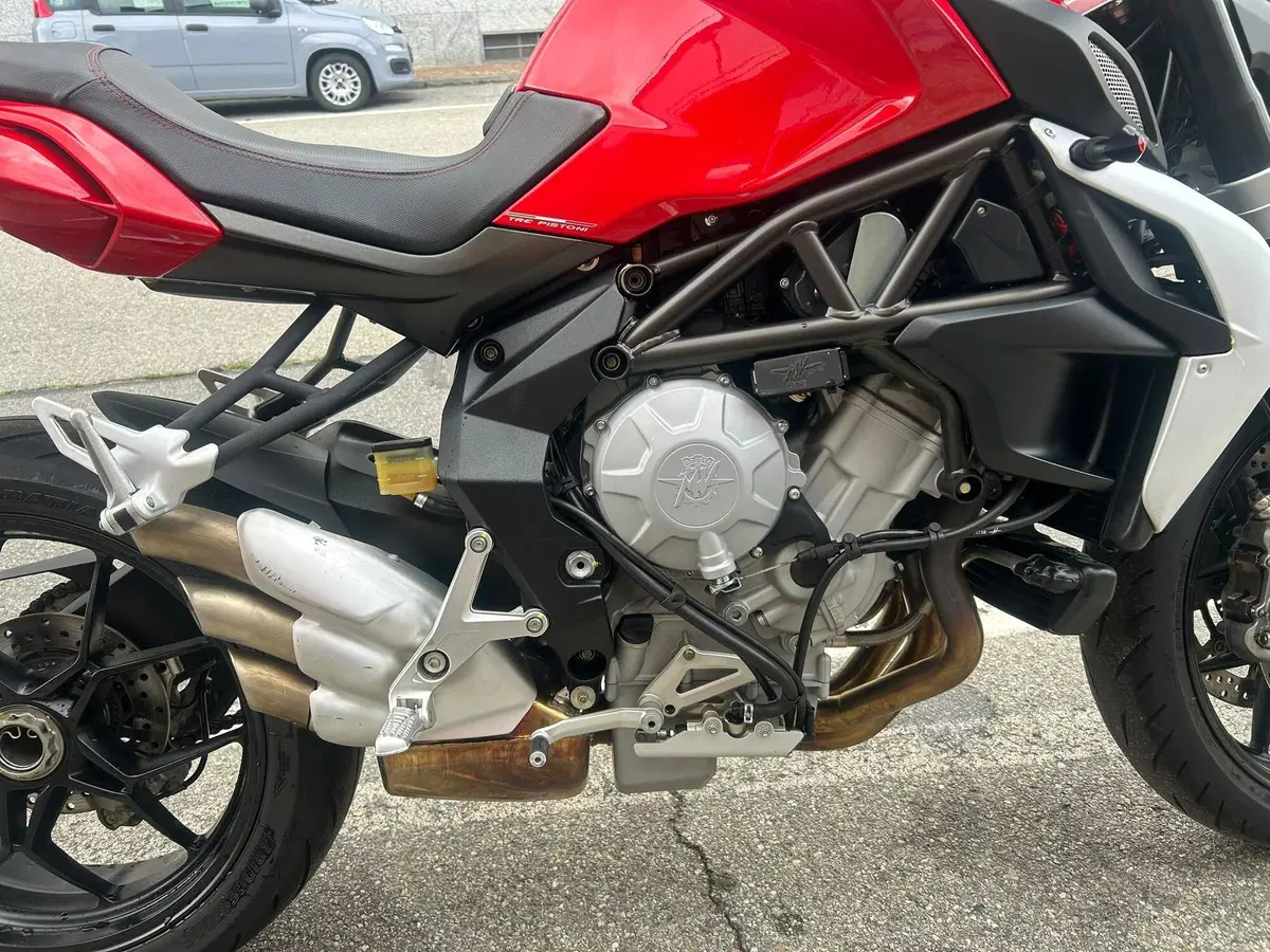 MV Agusta Brutale 675 EAS ABS (2011 - 16) (8)