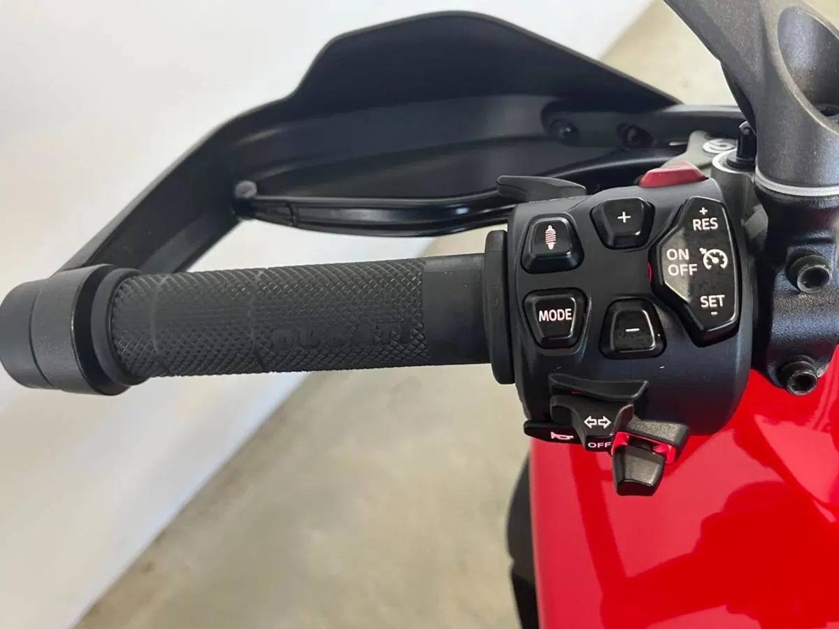 Ducati Multistrada V4 S (2021 - 24) (12)