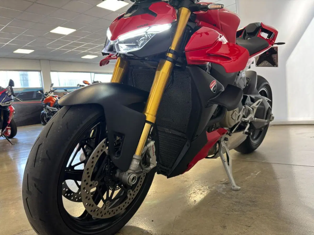 Ducati Streetfighter V4 S (2025 - 26) (2)