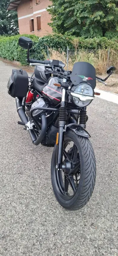 Moto Guzzi V7 Stone Special Edition (2022 - 25) usata