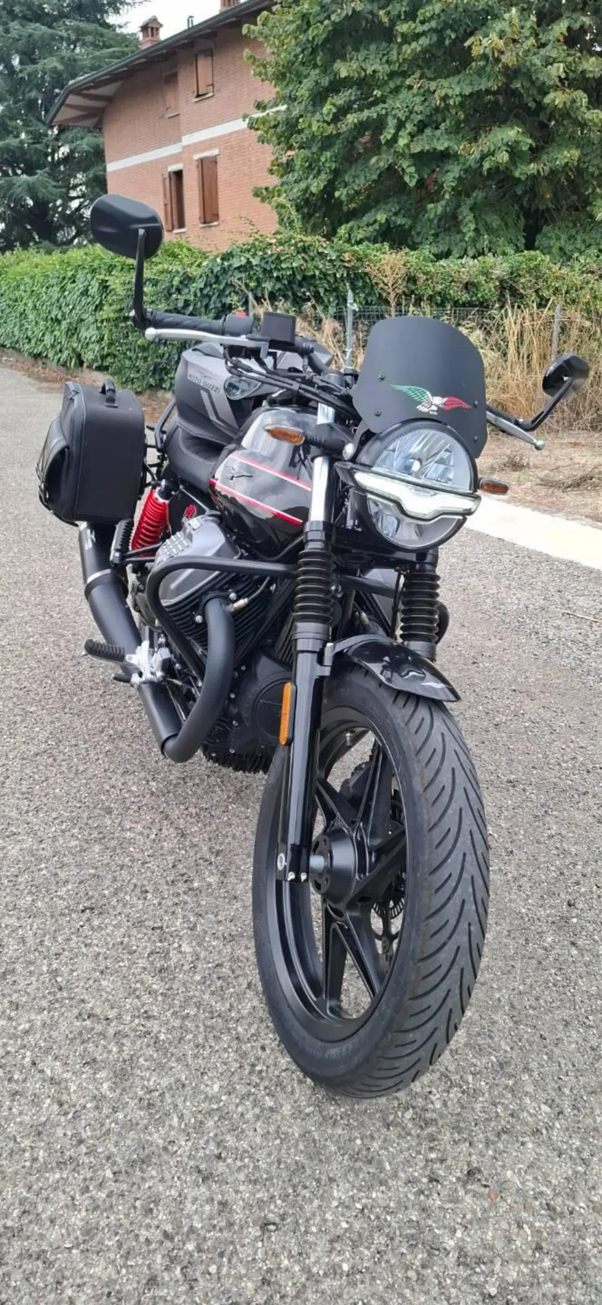 Moto Guzzi V7 Stone Special Edition (2022 - 25) (3)