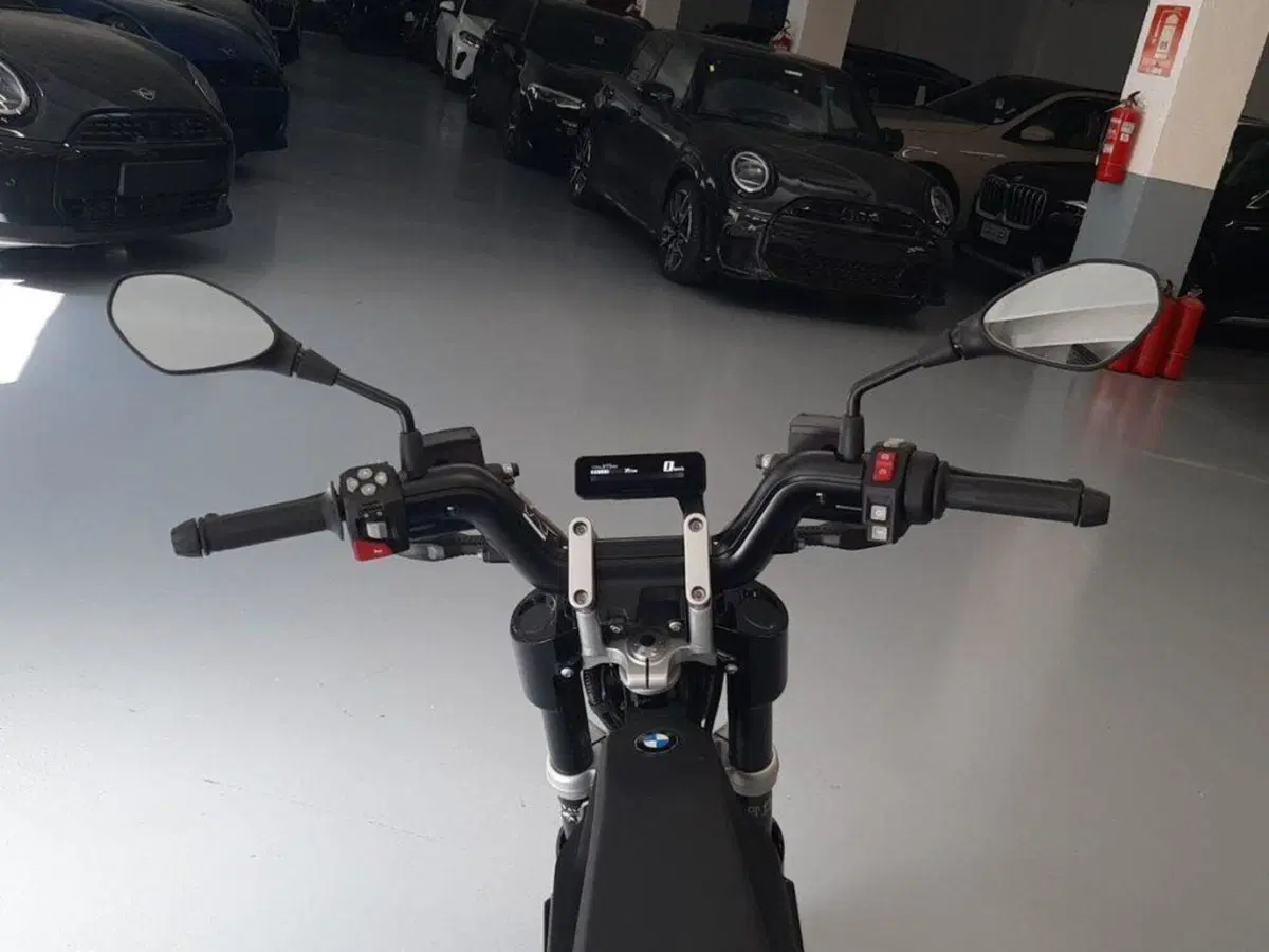 Bmw CE 02 (2024 - 26) (7)