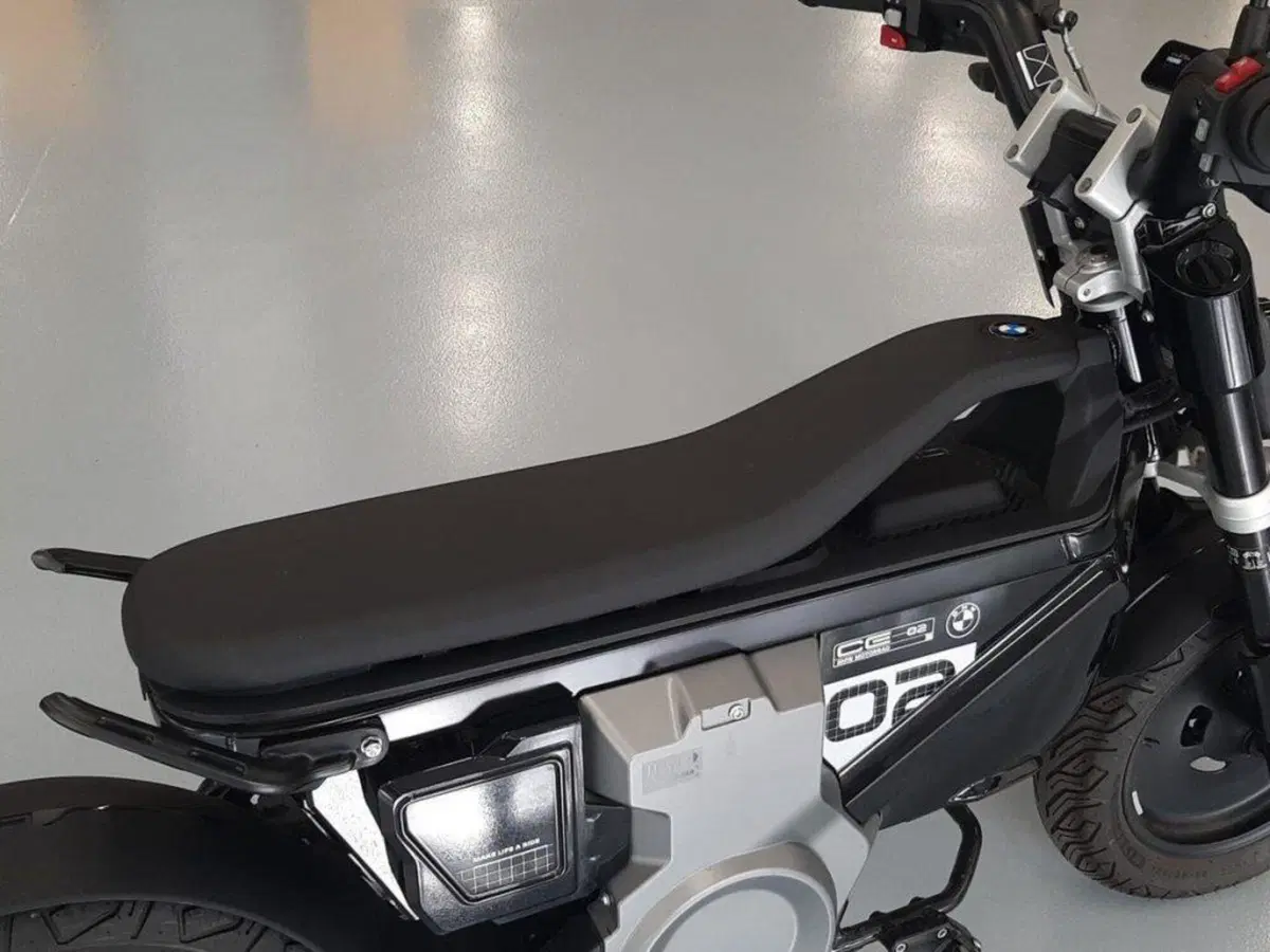 Bmw CE 02 (2024 - 26) (5)