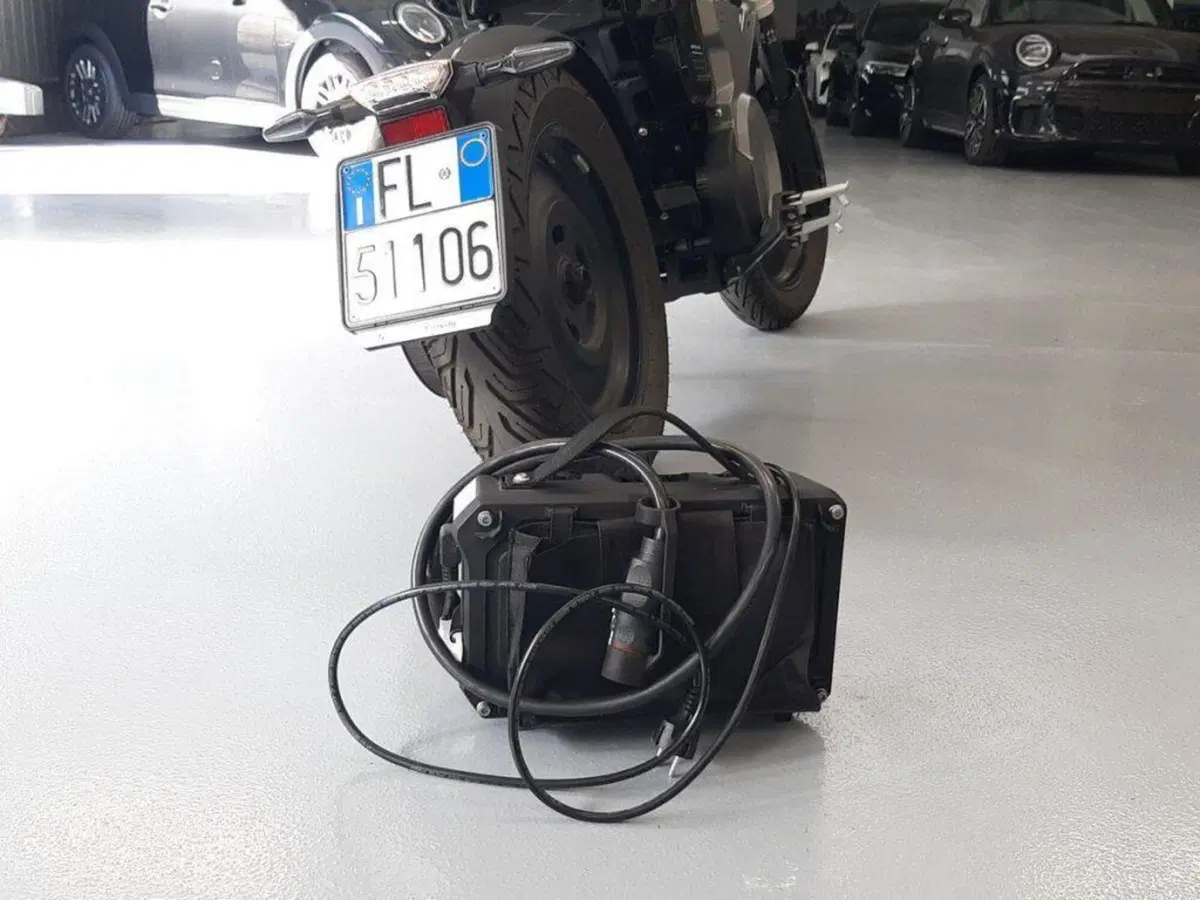 Bmw CE 02 (2024 - 26) (10)