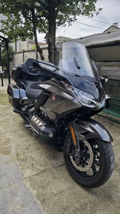 Honda GL 1800 Gold Wing Tour DCT & Airbag (2022 - 24) usata