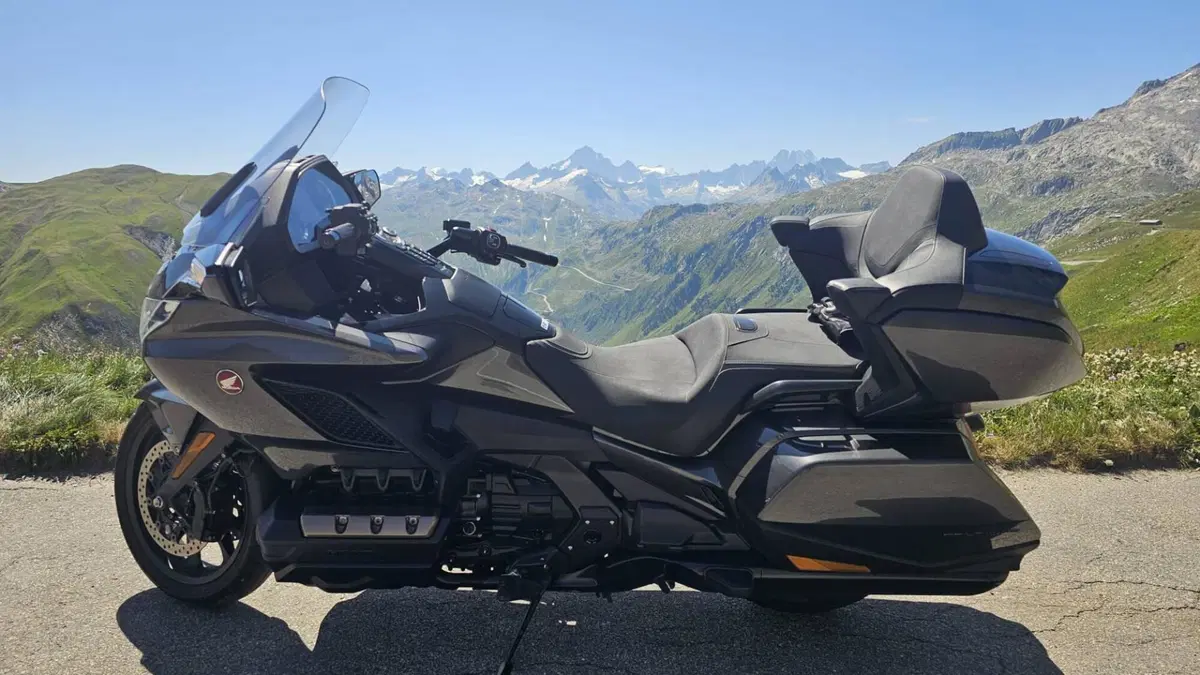 Honda GL 1800 Gold Wing Tour DCT & Airbag (2022 - 24) (4)