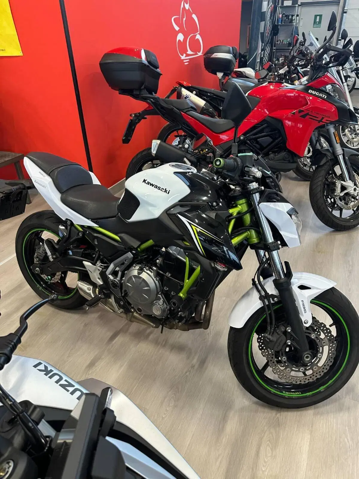 Kawasaki Z 650 (2017 - 19) (3)