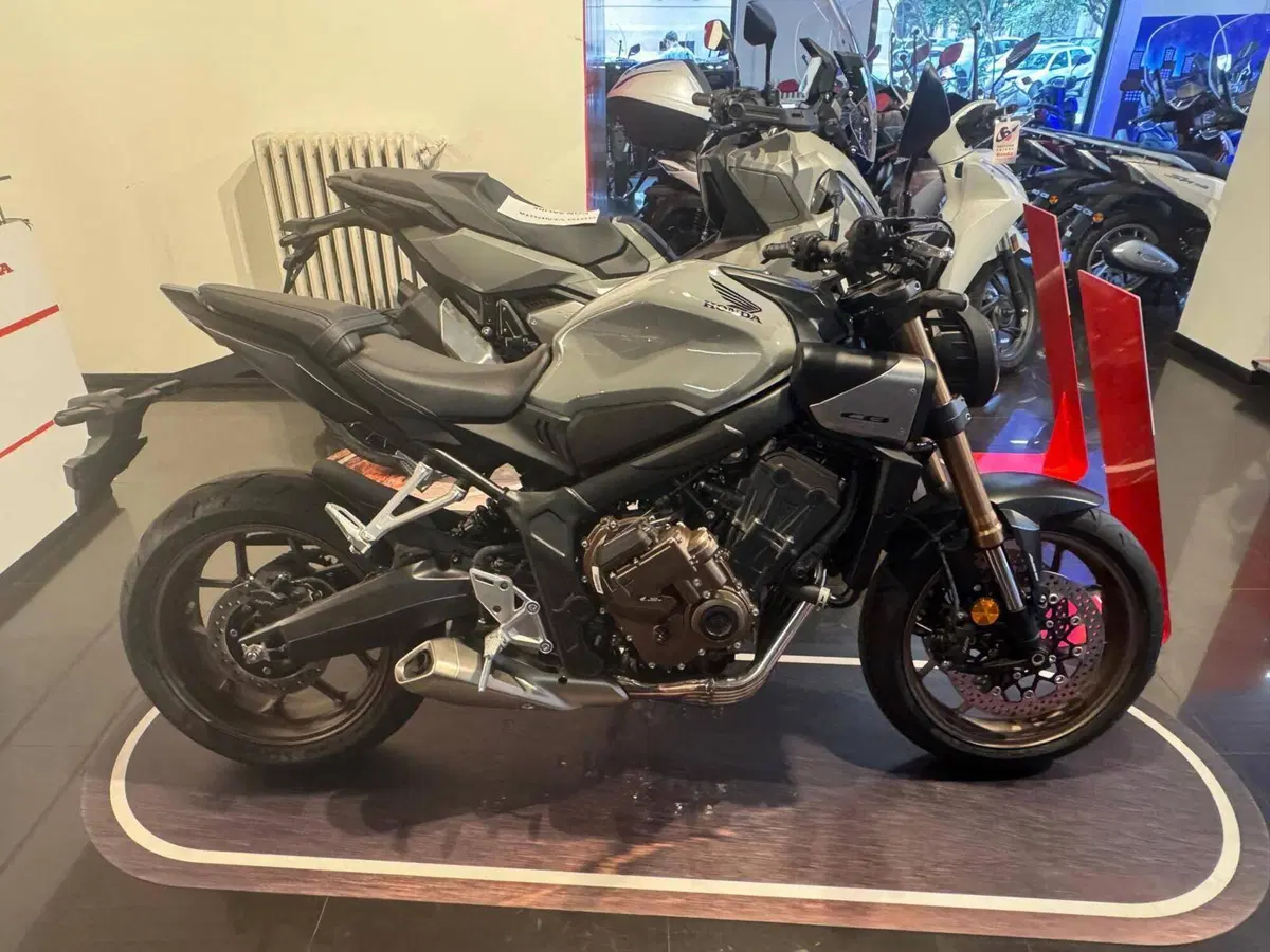 Honda CB 650 R E-Clutch (2024 - 26)
