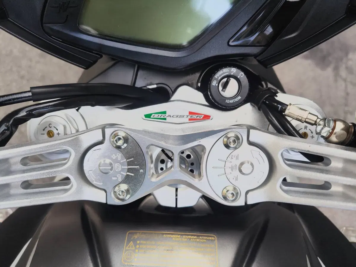 MV Agusta Dragster 800 (2014 - 19) (19)