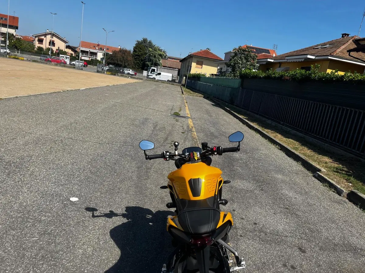 Triumph Street Triple 765 RS (2023 - 26) (3)