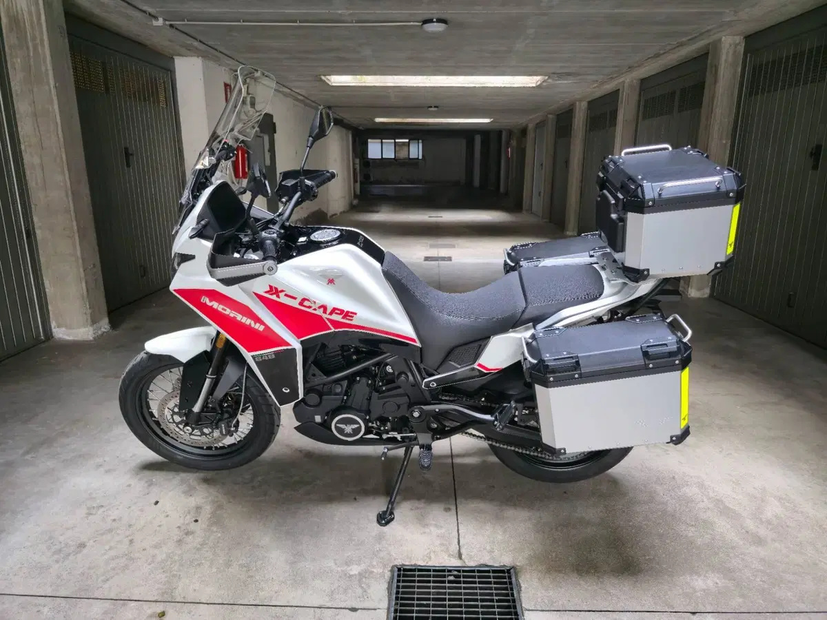 Moto Morini X-Cape 650 (2021 - 26) (2)
