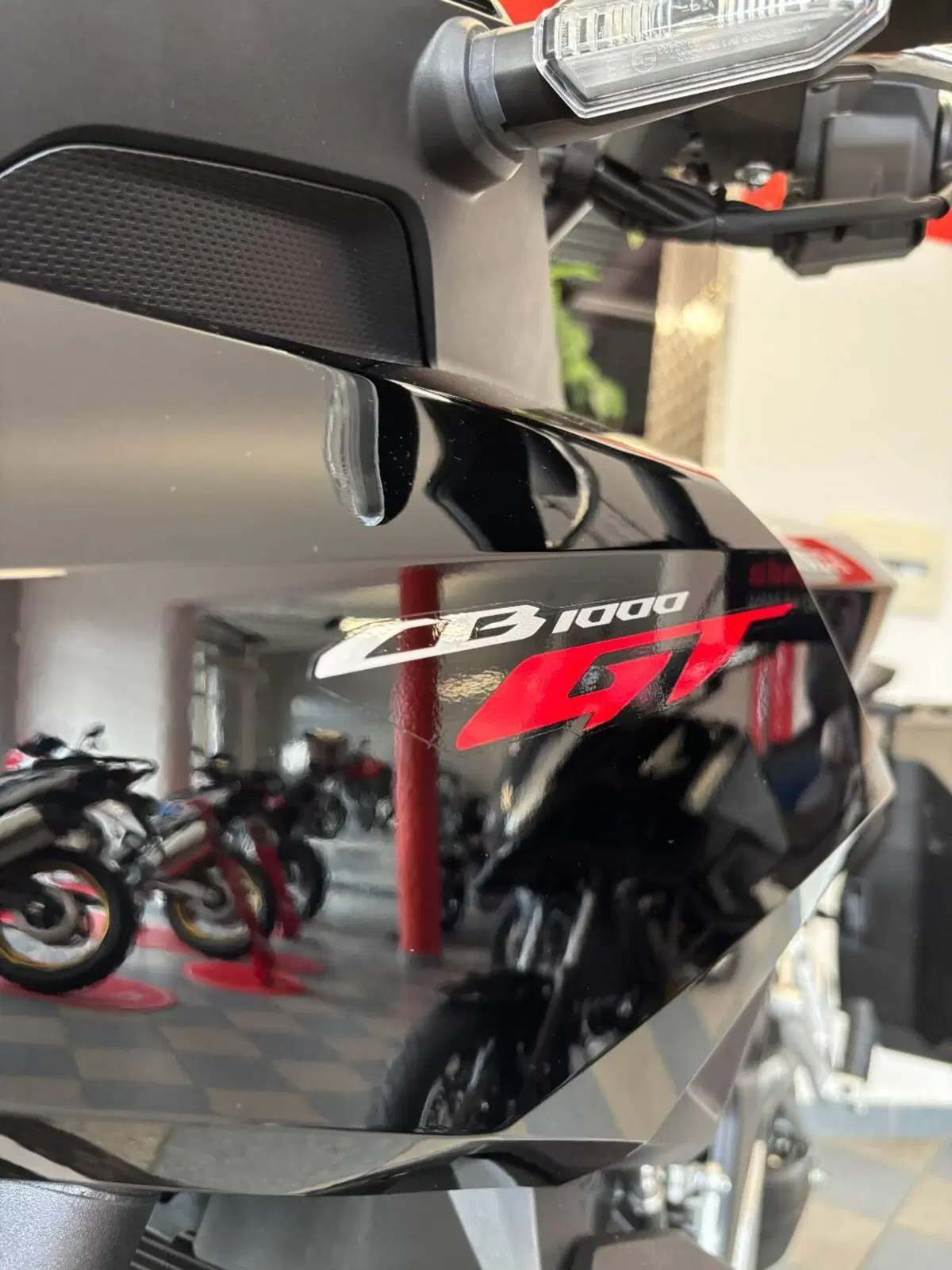 Honda CB 1000 GT (2026) (4)