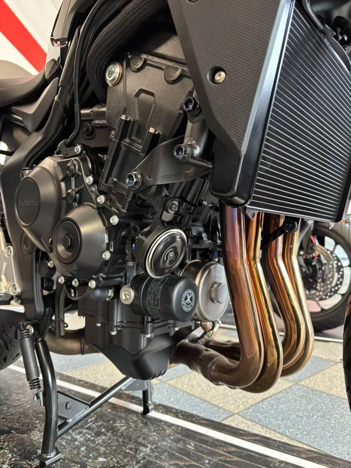Honda CB 1000 GT (2026) (5)