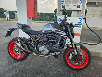 Ducati Monster 937 + (2021 - 25) usata