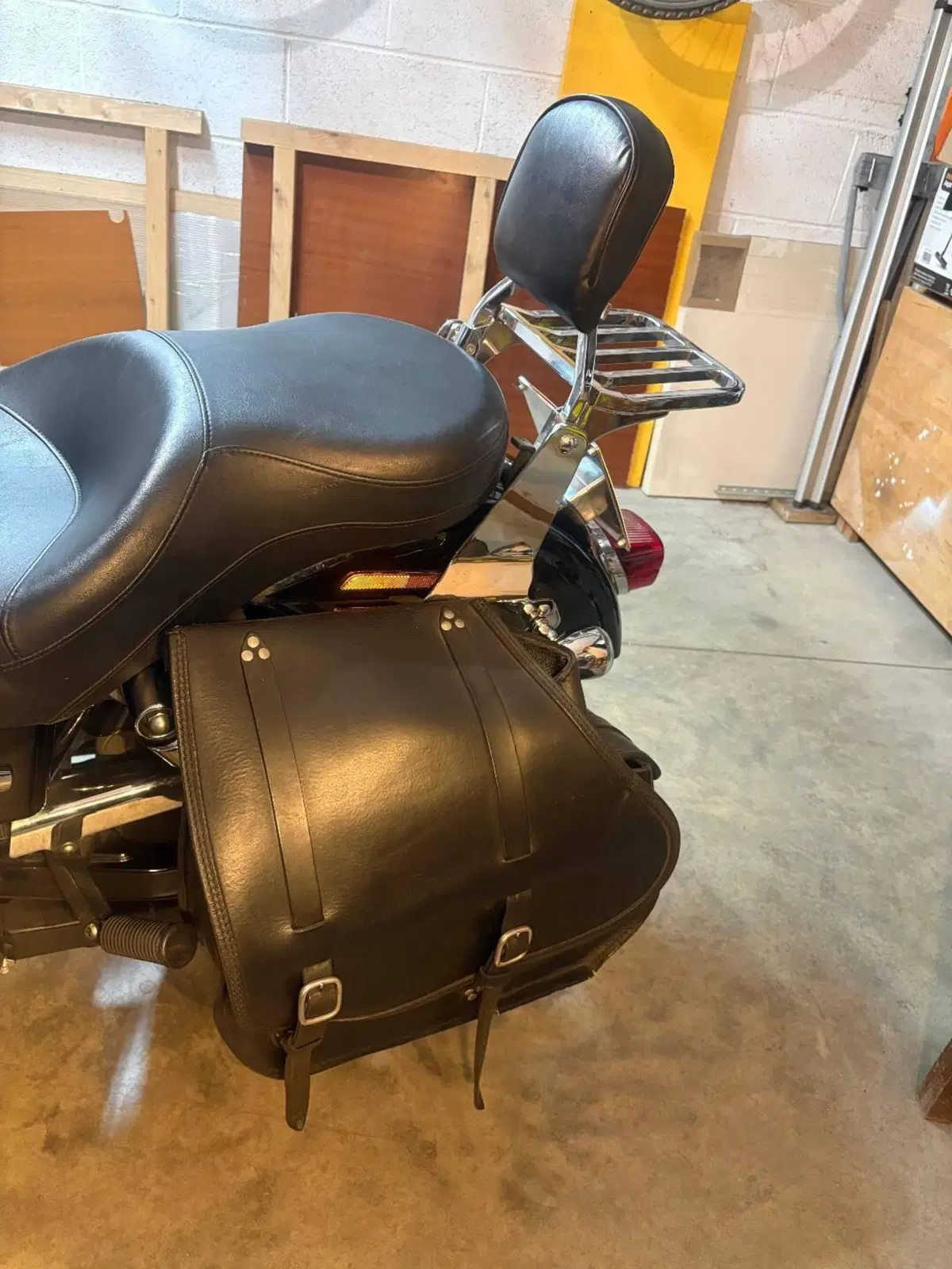 Harley-Davidson 1584 Super Glide Custom (2008 - 13) - FXDC (3)