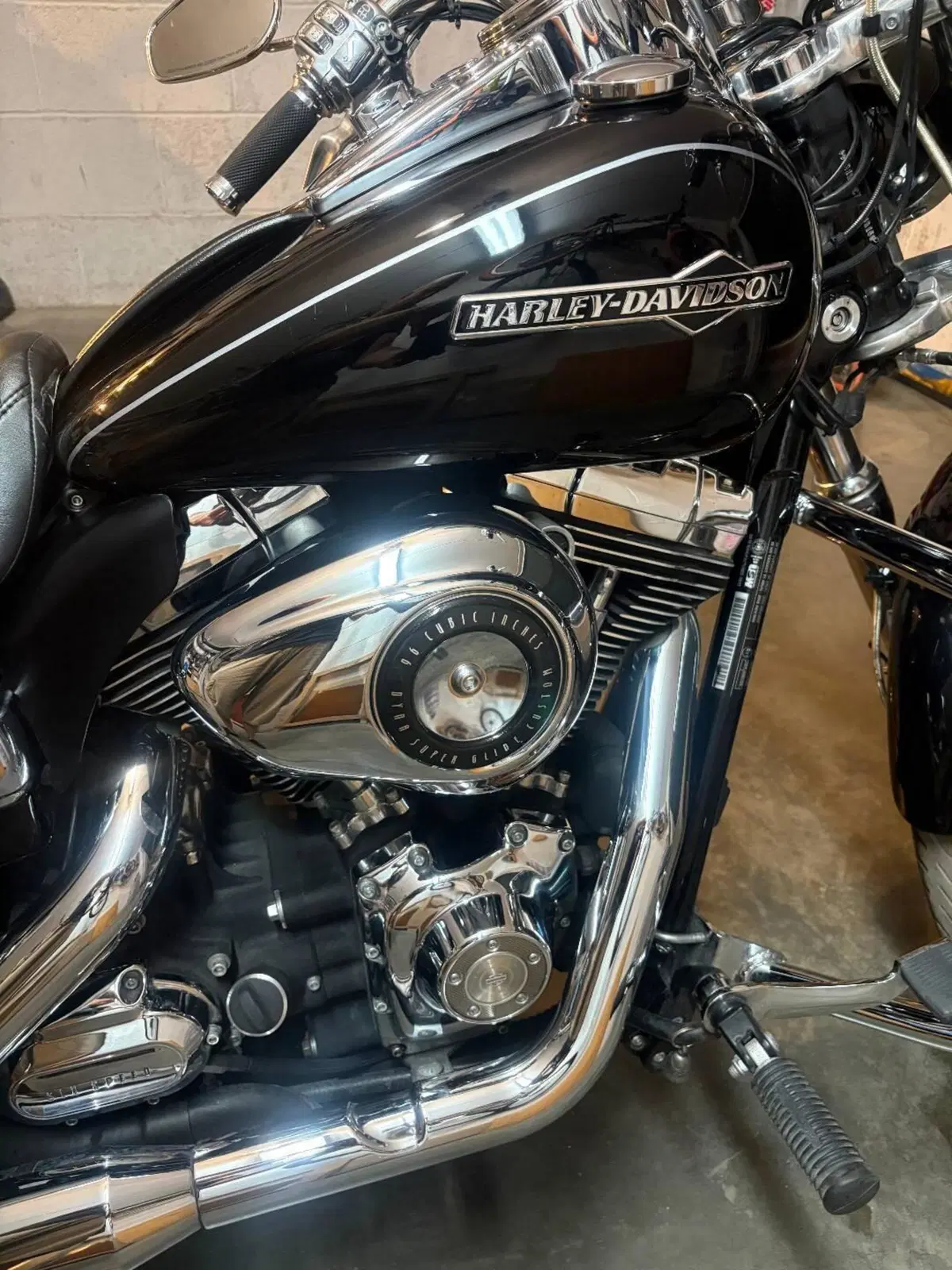 Harley-Davidson 1584 Super Glide Custom (2008 - 13) - FXDC (12)