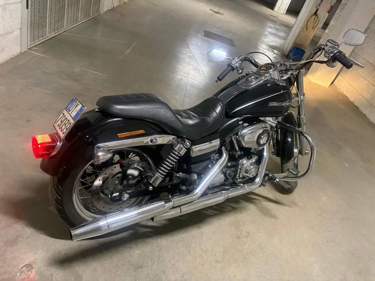 Harley-Davidson 1584 Super Glide Custom (2008 - 13) - FXDC (15)