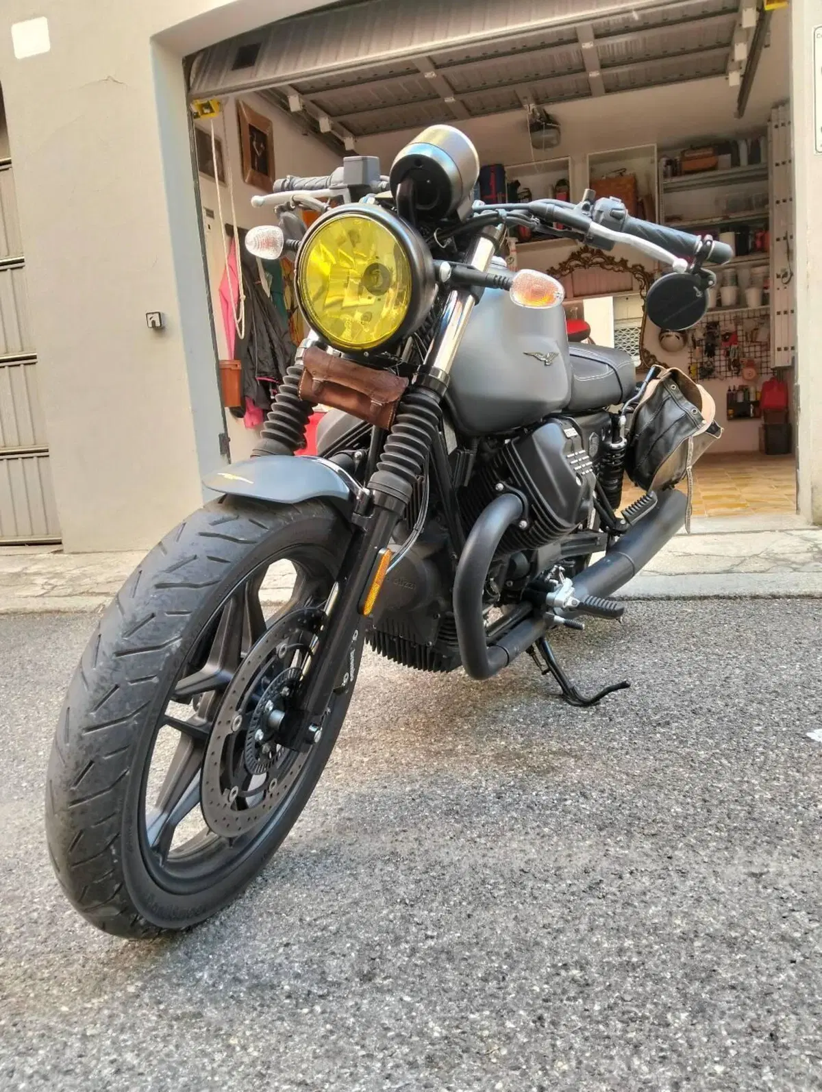 Moto Guzzi V7 III Stone (2017 - 20) (3)