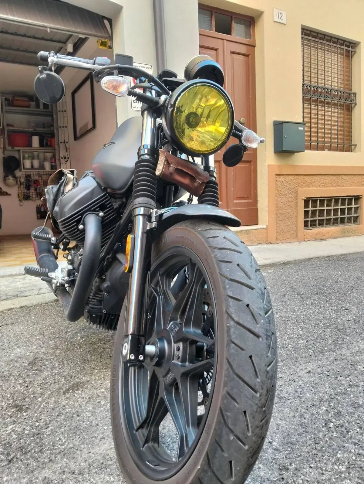 Moto Guzzi V7 III Stone (2017 - 20) (4)
