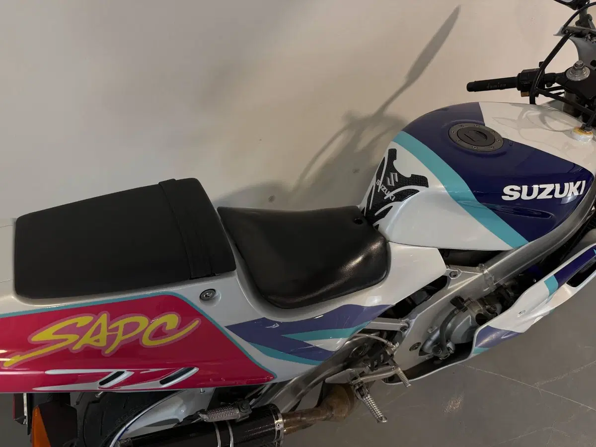 Suzuki RGV 250 (1989 - 97) (7)