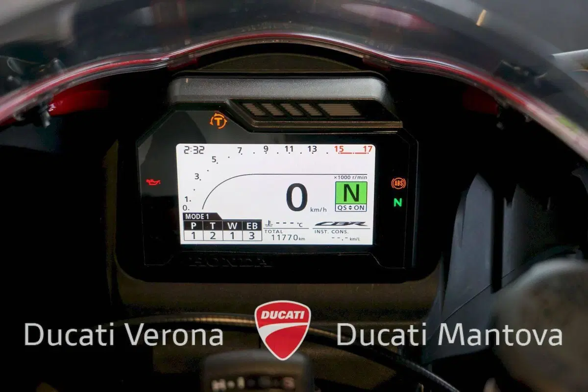Honda CBR 600 RR (2024 - 26) (7)