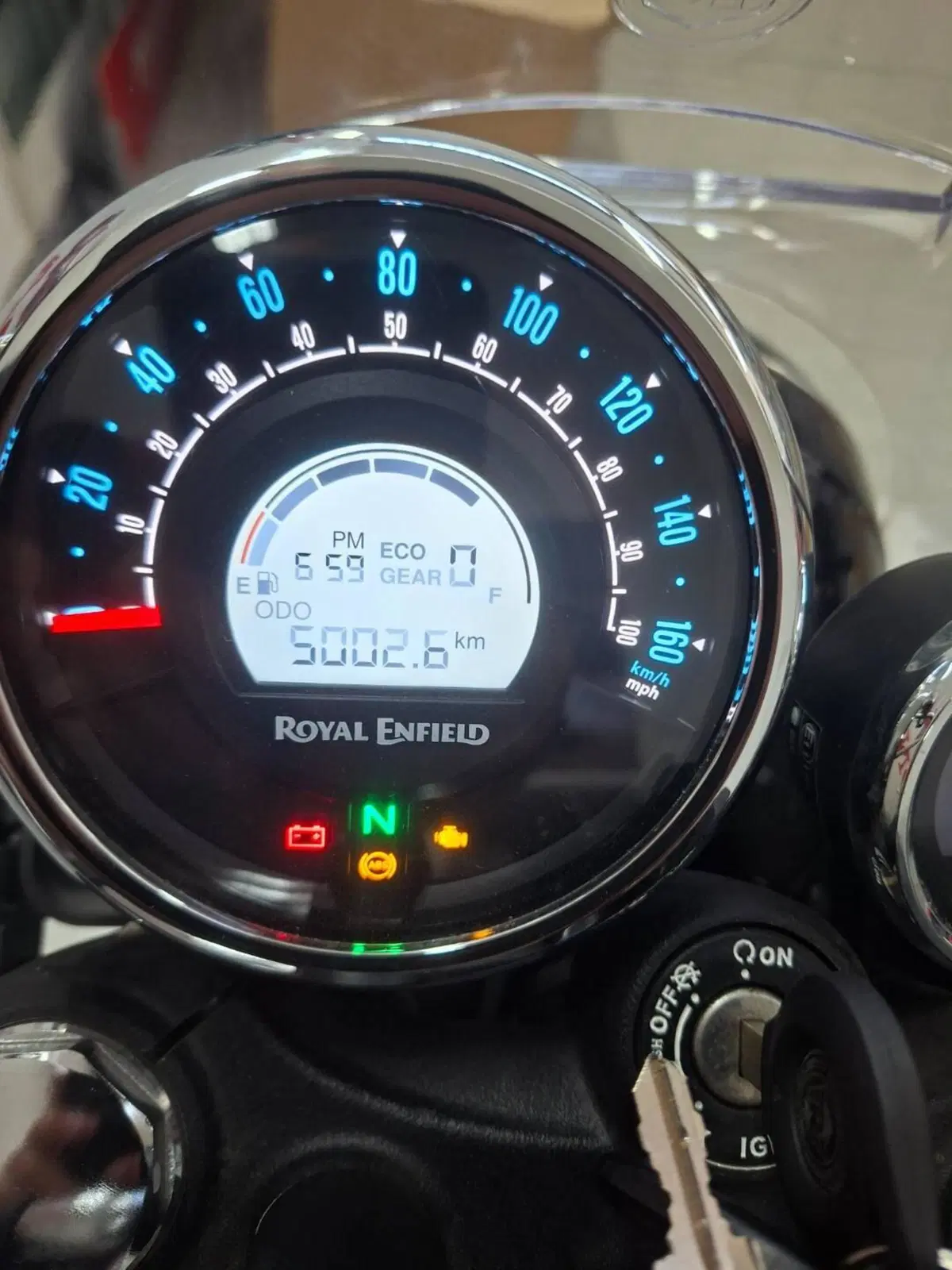 Royal Enfield Meteor 350 Aurora (2024 - 26) (3)