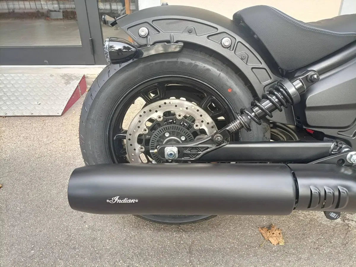 Indian Scout Sixty 999 Bobber (2025 - 26) (5)