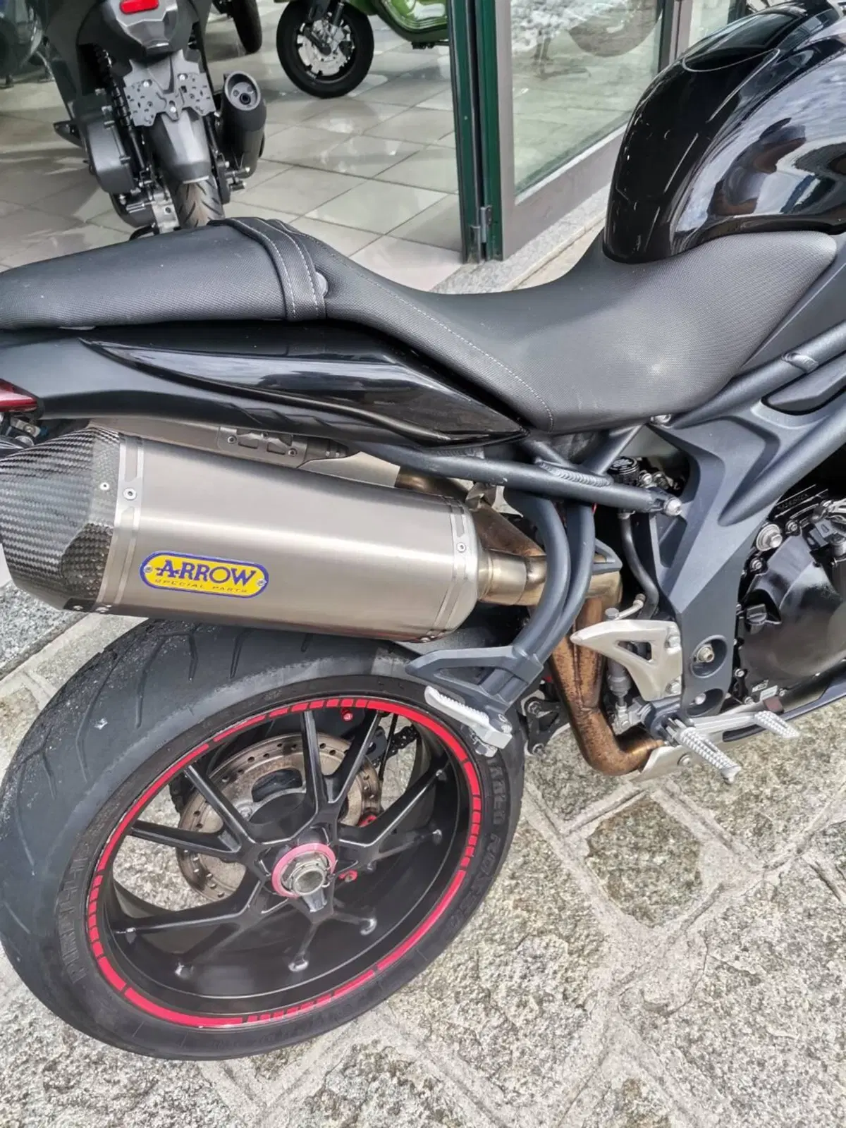 Triumph Speed Triple 1050 (2011 - 13) (3)