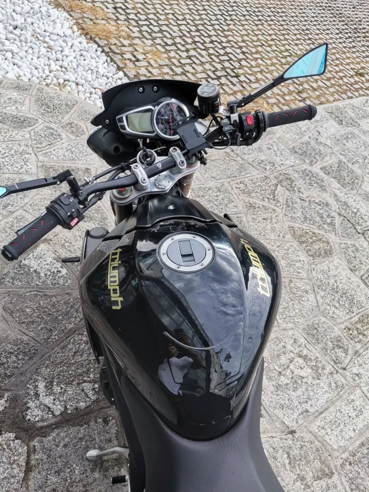 Triumph Speed Triple 1050 (2011 - 13) (5)