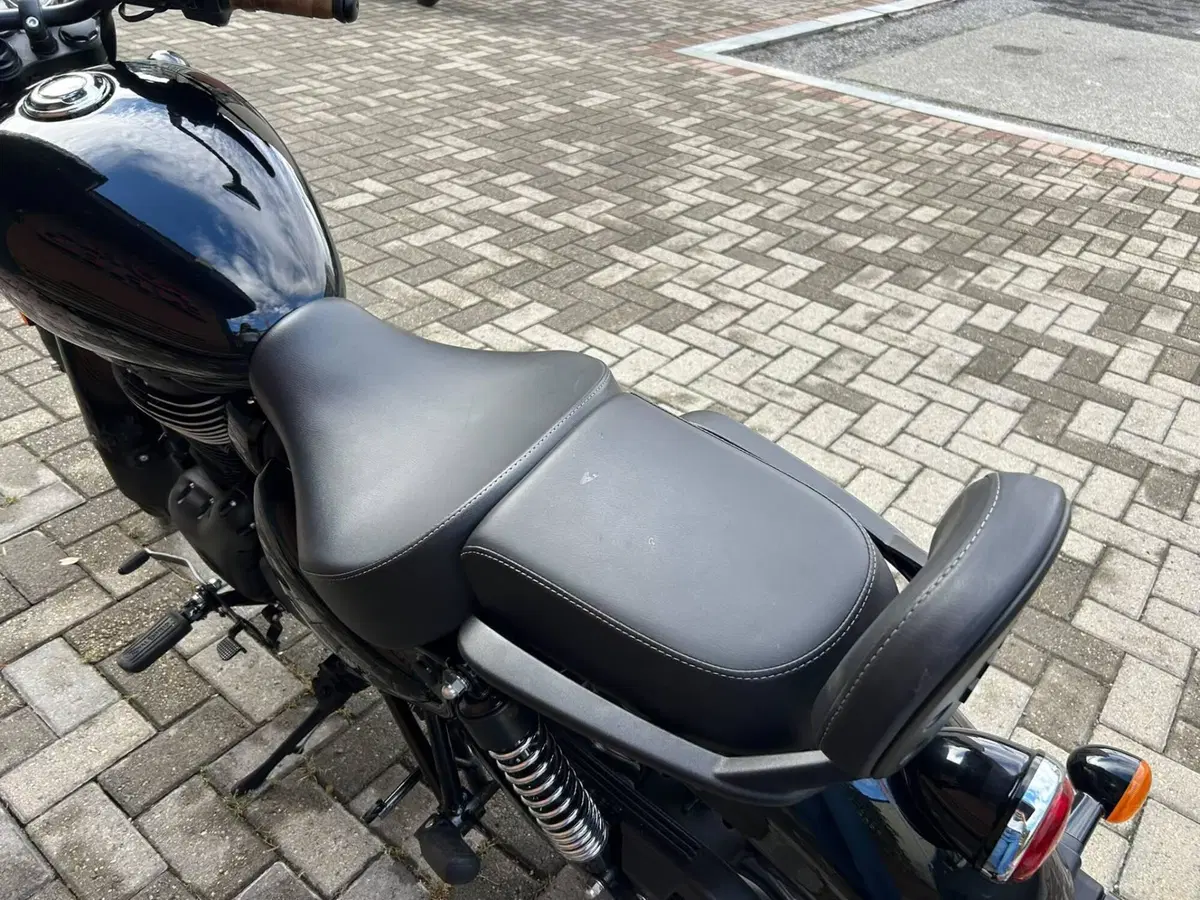 Royal Enfield Meteor 350 (2021 - 26) (5)
