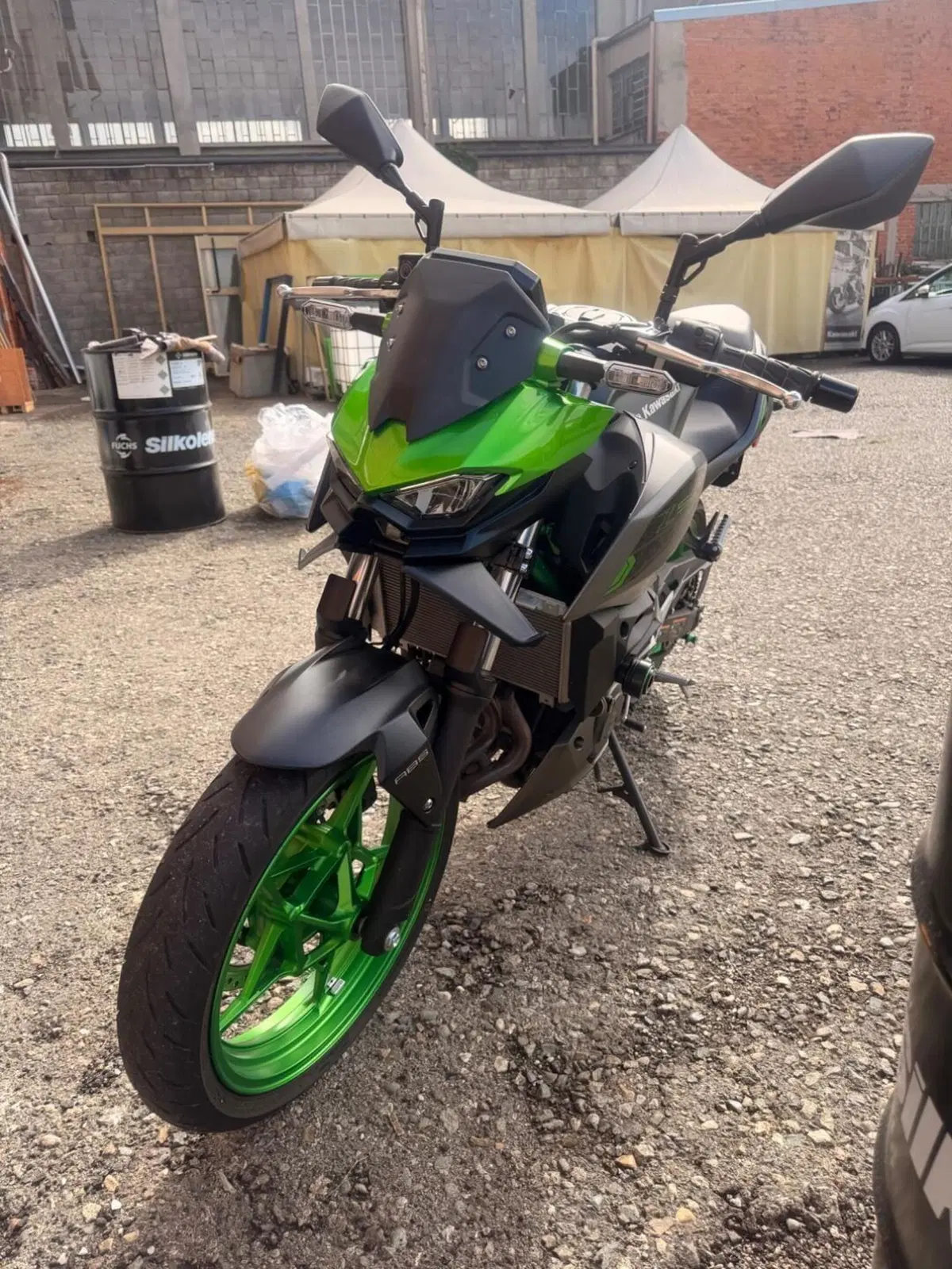 Kawasaki Z 500 SE (2024 - 26) (4)