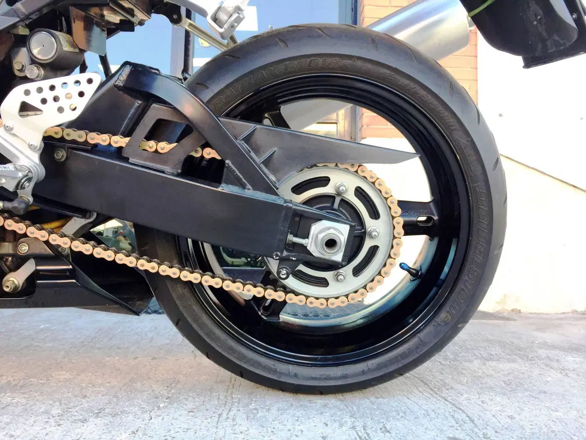 Suzuki GSX-R1000 (2003 - 04) (19)