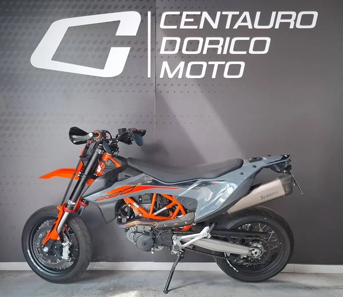 KTM 690 SMC R (2021 - 22) (2)