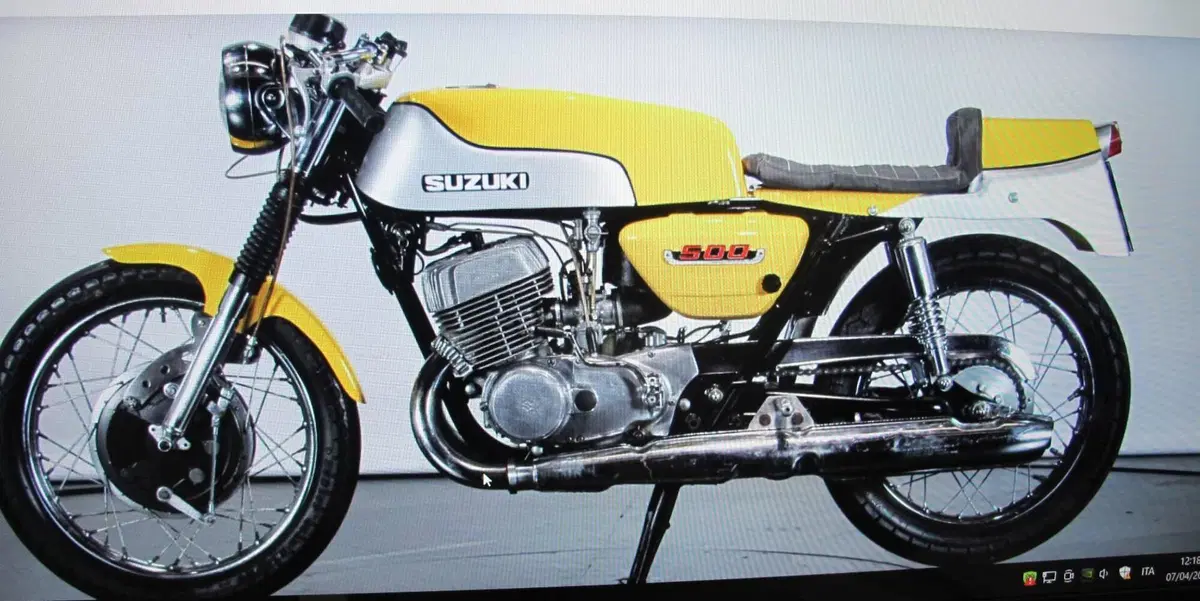 Suzuki t500