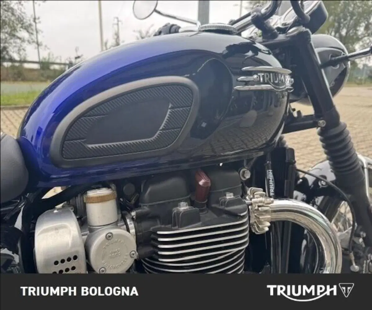 Triumph Bonneville T120 Black Stealth Edition (2024) (5)