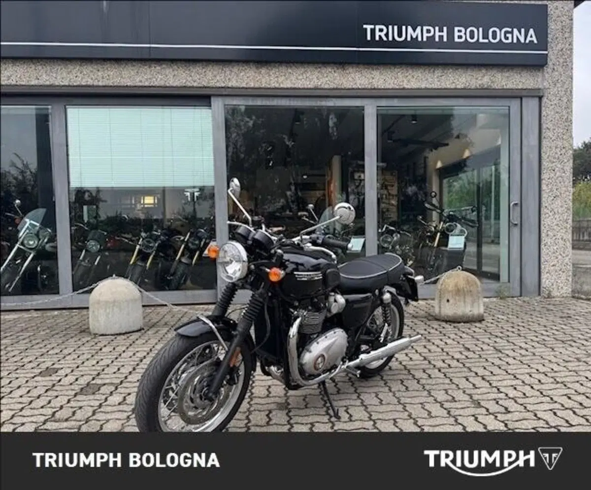 Triumph Bonneville T120 Black Stealth Edition (2024)