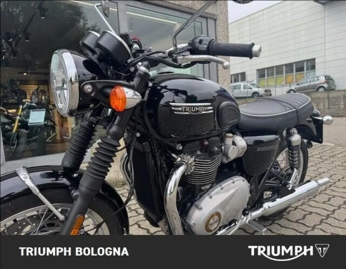 Triumph Bonneville T120 Black Stealth Edition (2024) (7)