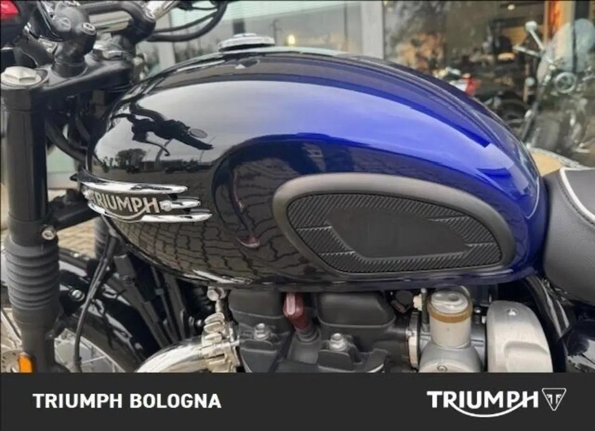 Triumph Bonneville T120 Black Stealth Edition (2024) (8)