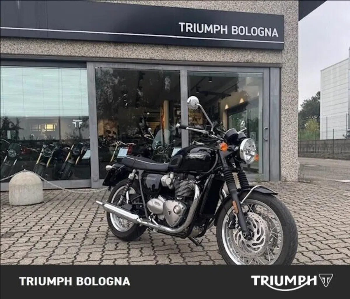 Triumph Bonneville T120 Black Stealth Edition (2024) (11)