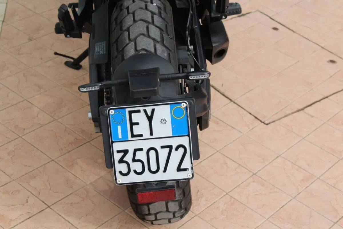 Moto Morini SEIEMMEZZO SCR (2022 - 26) (6)