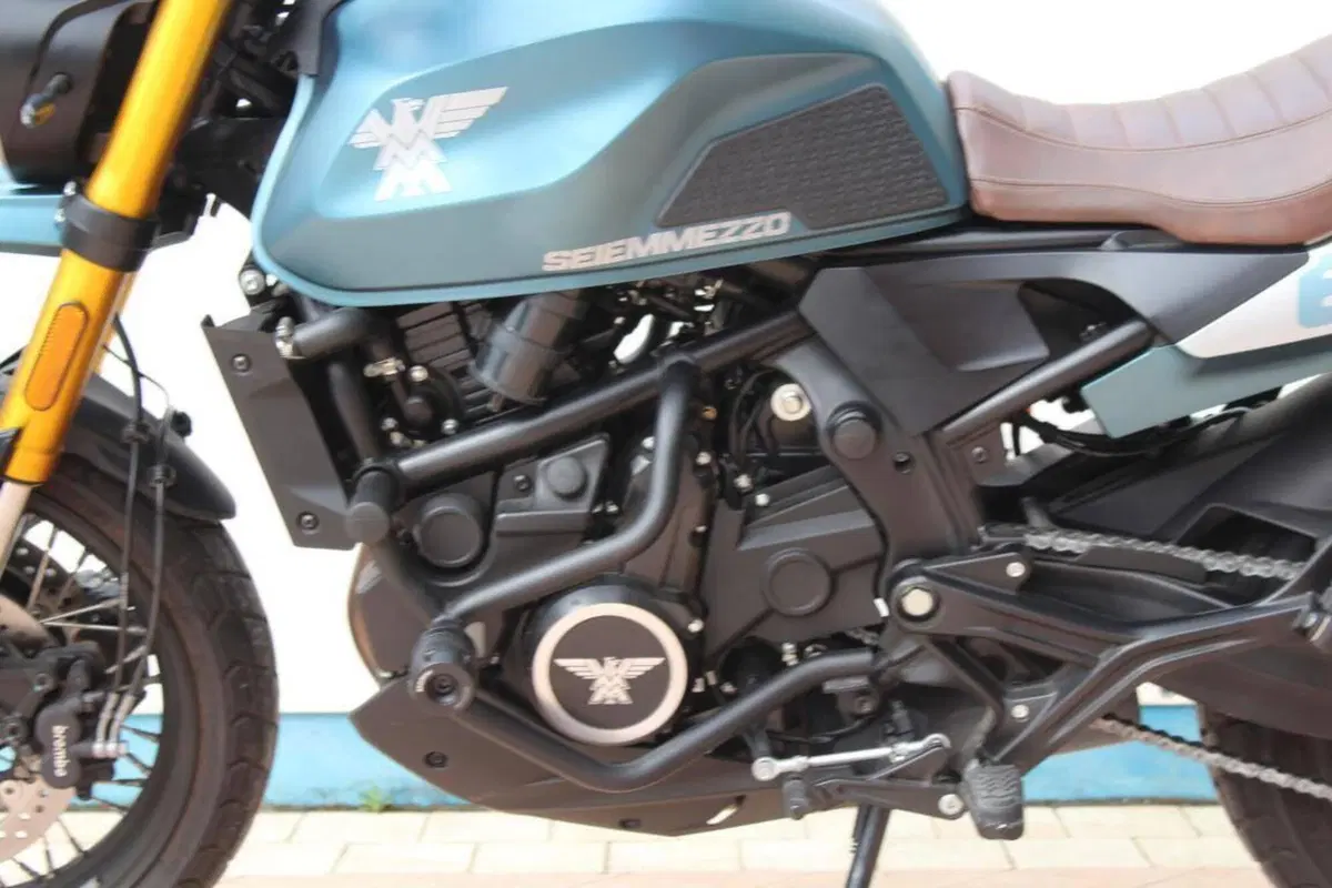 Moto Morini SEIEMMEZZO SCR (2022 - 26) (10)