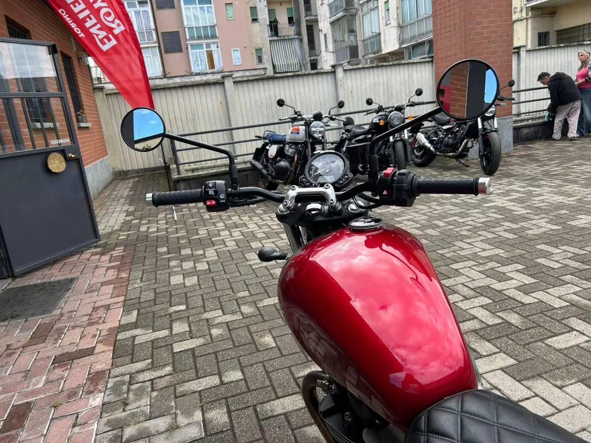 Triumph Speed Twin 900 Stealth Edition (2024) (9)