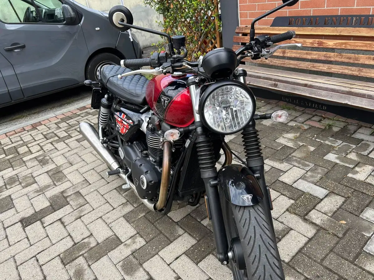 Triumph Speed Twin 900 Stealth Edition (2024) (10)
